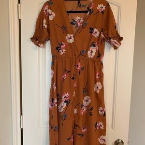 Influence shirred sleeve floral midi w buttons